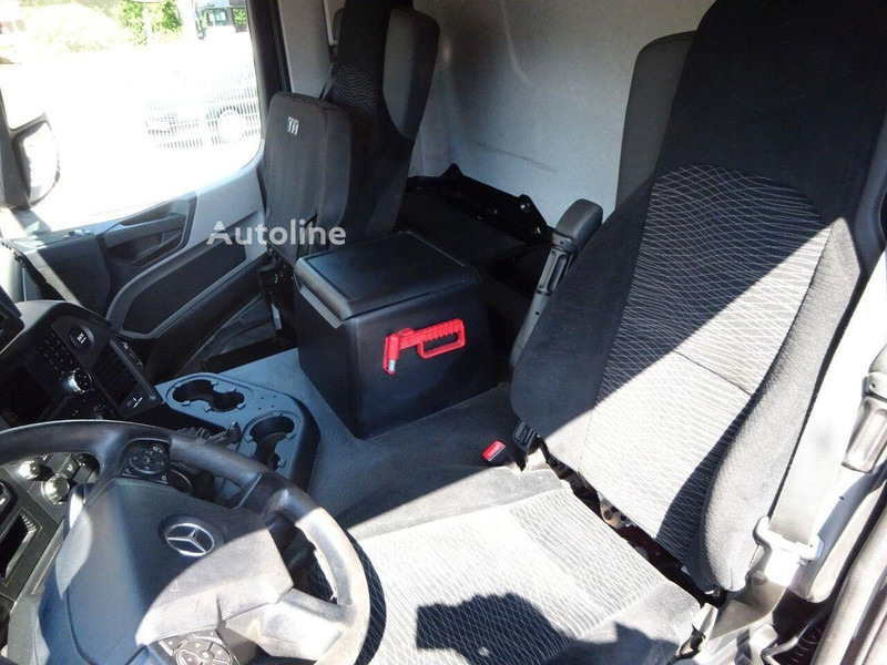 Hook lift truck Mercedes-Benz Antos 2532 - Hook lift truck