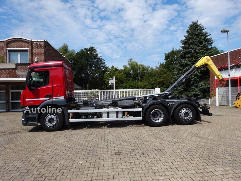Hook lift truck Mercedes-Benz Antos 2532 - Hook lift truck