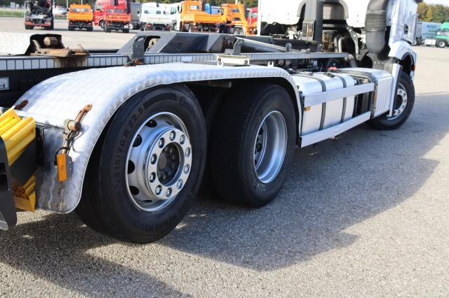 Hook lift truck Mercedes-Benz Antos 2551 ENA