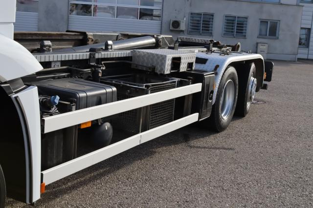 Hook lift truck Mercedes-Benz Antos 2551 ENA