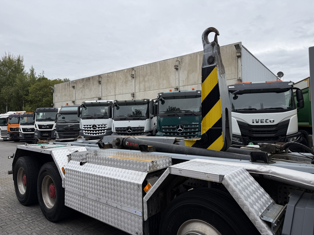 Hook lift truck Mercedes-Benz Arocs 3245 K 8X4 Haken