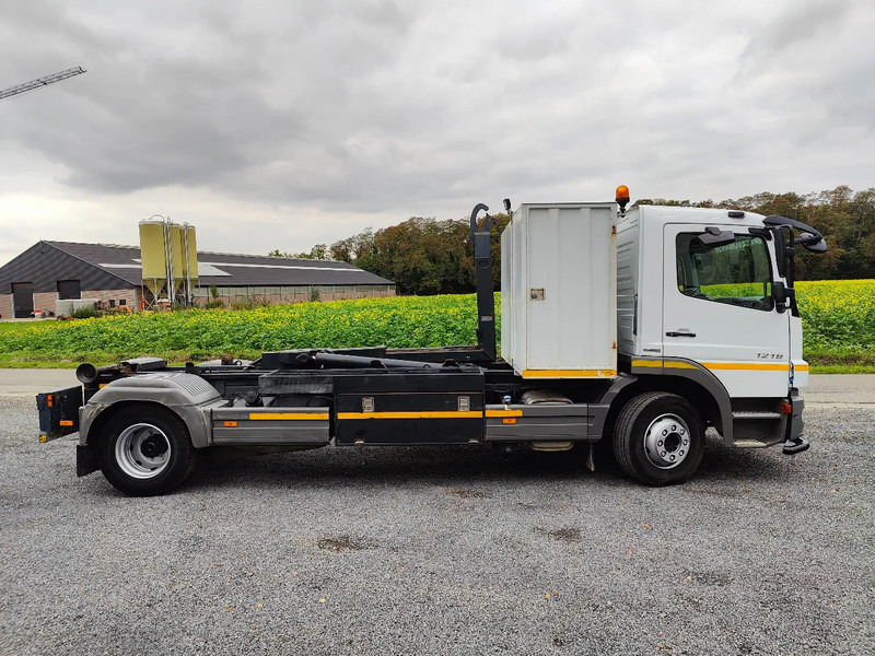 Hook lift truck Mercedes-Benz Atego 1218 Containersystem / Hooklift Hyvalift