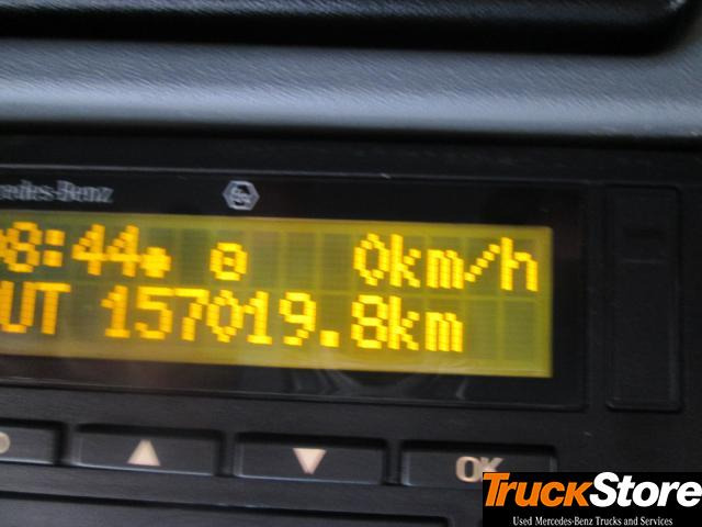 Hook lift truck Mercedes-Benz Atego 916