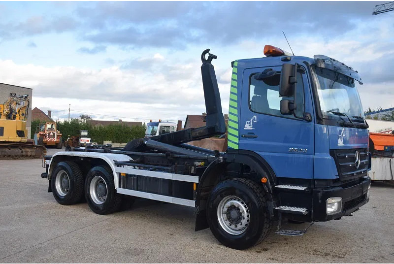 Hook lift truck Mercedes-Benz Axor 2633