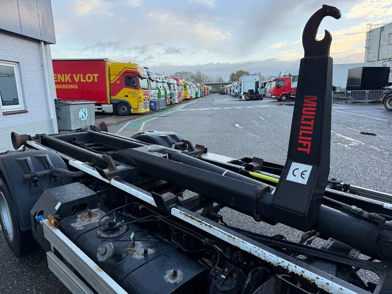 Hook lift truck Mitsubishi Canter 7C18 - EURO 6 + HIAB 5 TON HOOKLIFT