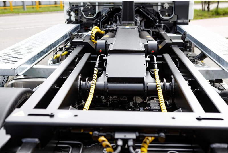 Hook lift truck Mitsubishi Fuso 9C18 + KING HZ6R Hooklift