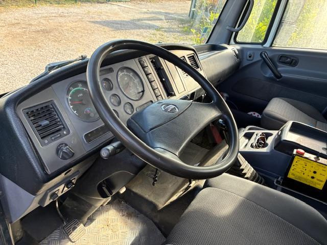 Hook lift truck Nissan ATLEON 150.25