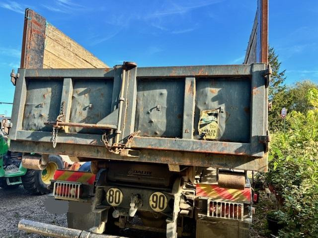 Hook lift truck Nissan ATLEON 150.25