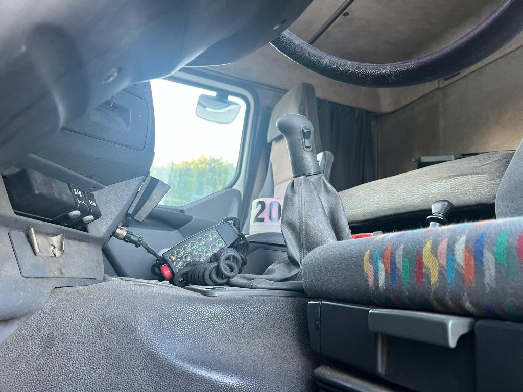 Hook lift truck RENAULT 420 USATO SCARRABILE 8X2