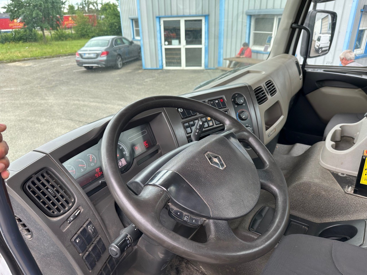 Hook lift truck RENAULT LANDER 380DXI