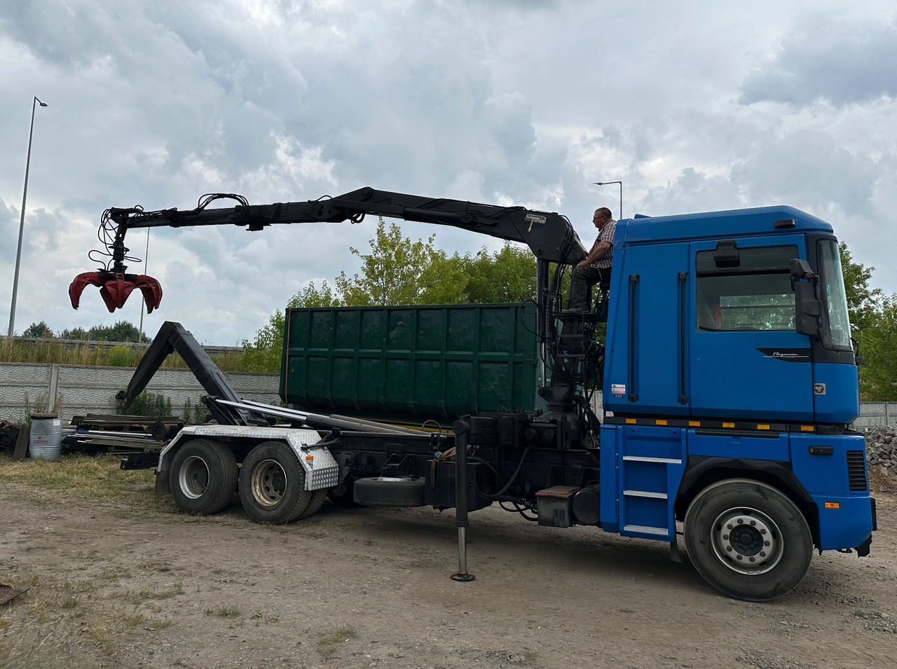 Hook lift truck RENAULT Magnum 430