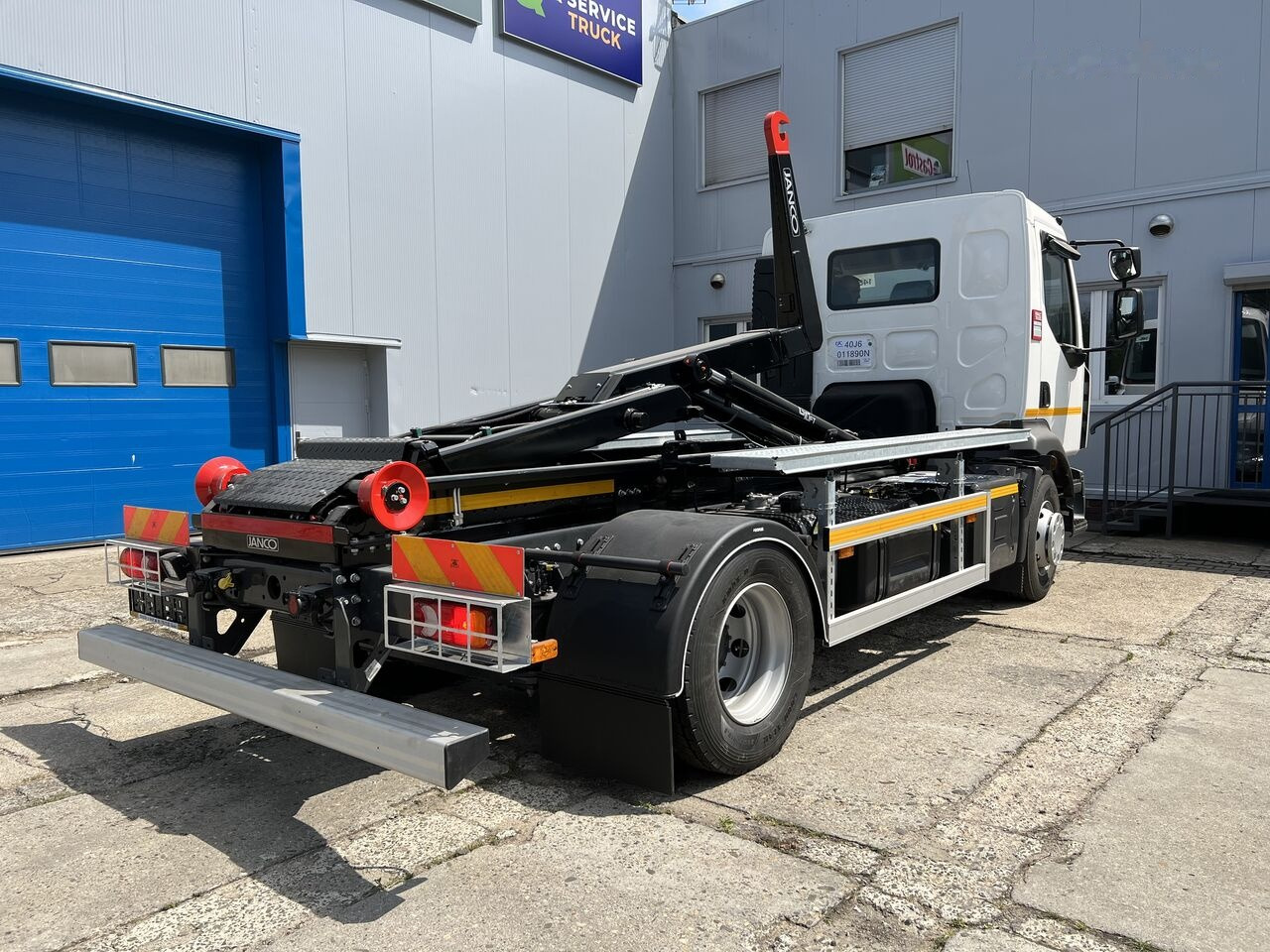 Hook lift truck Renault D16