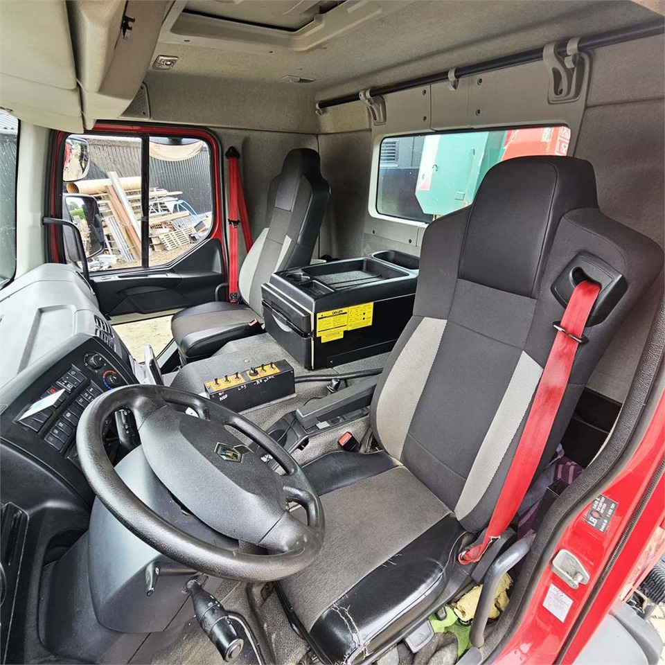 Hook lift truck Renault D 26 Wide