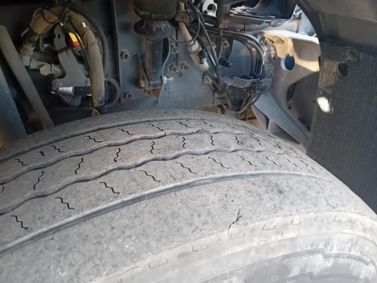 Hook lift truck Renault Gamme C 380