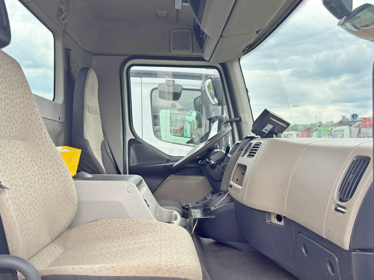 Hook lift truck Renault MIDLUM 300 DXI* ABROLLKIPPER * TOPZUSTAND