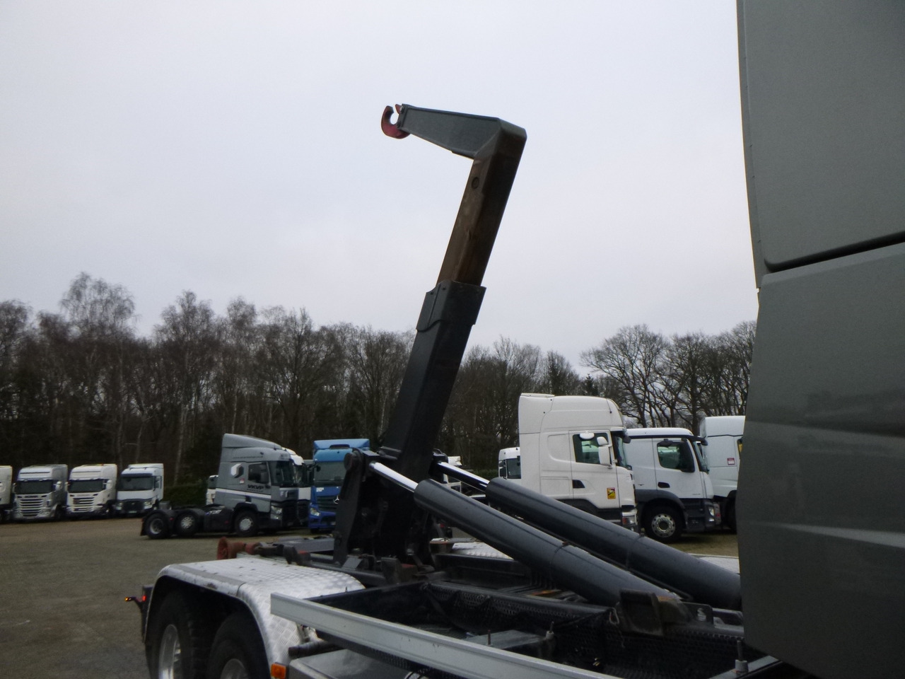 Hook lift truck Renault T 480 6x2 Euro 6 container hook