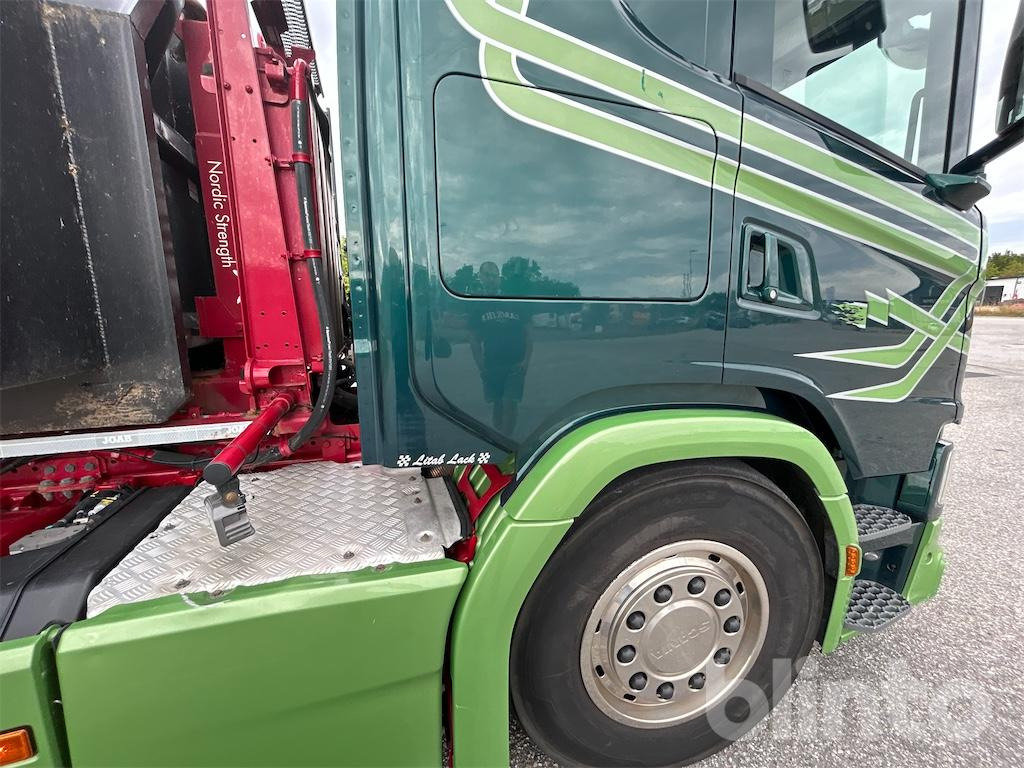 Hook lift truck SCANIA