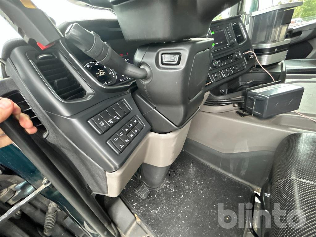 Hook lift truck SCANIA