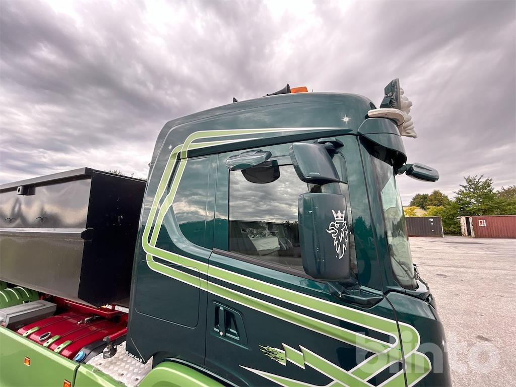 Hook lift truck SCANIA