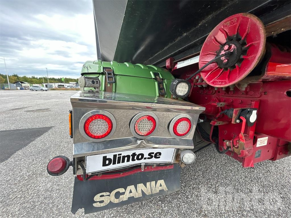 Hook lift truck SCANIA