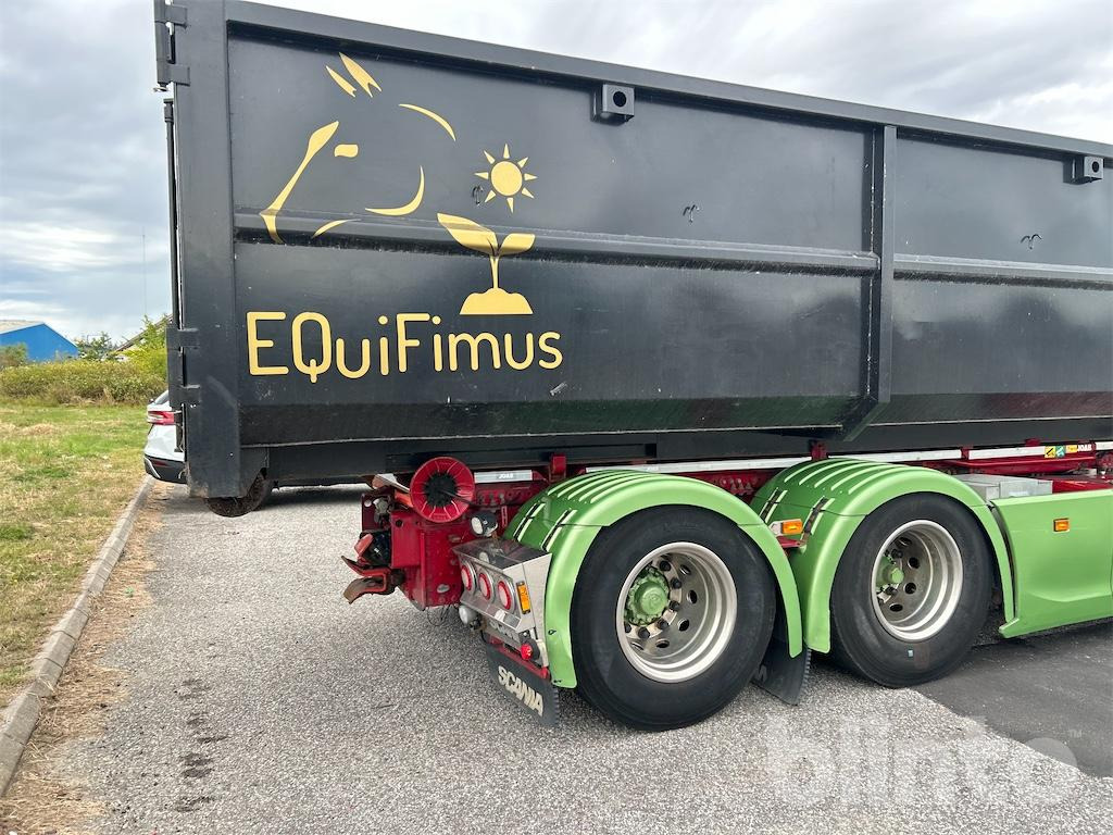 Hook lift truck SCANIA