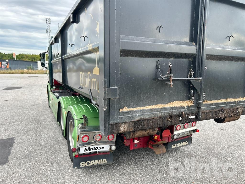 Hook lift truck SCANIA