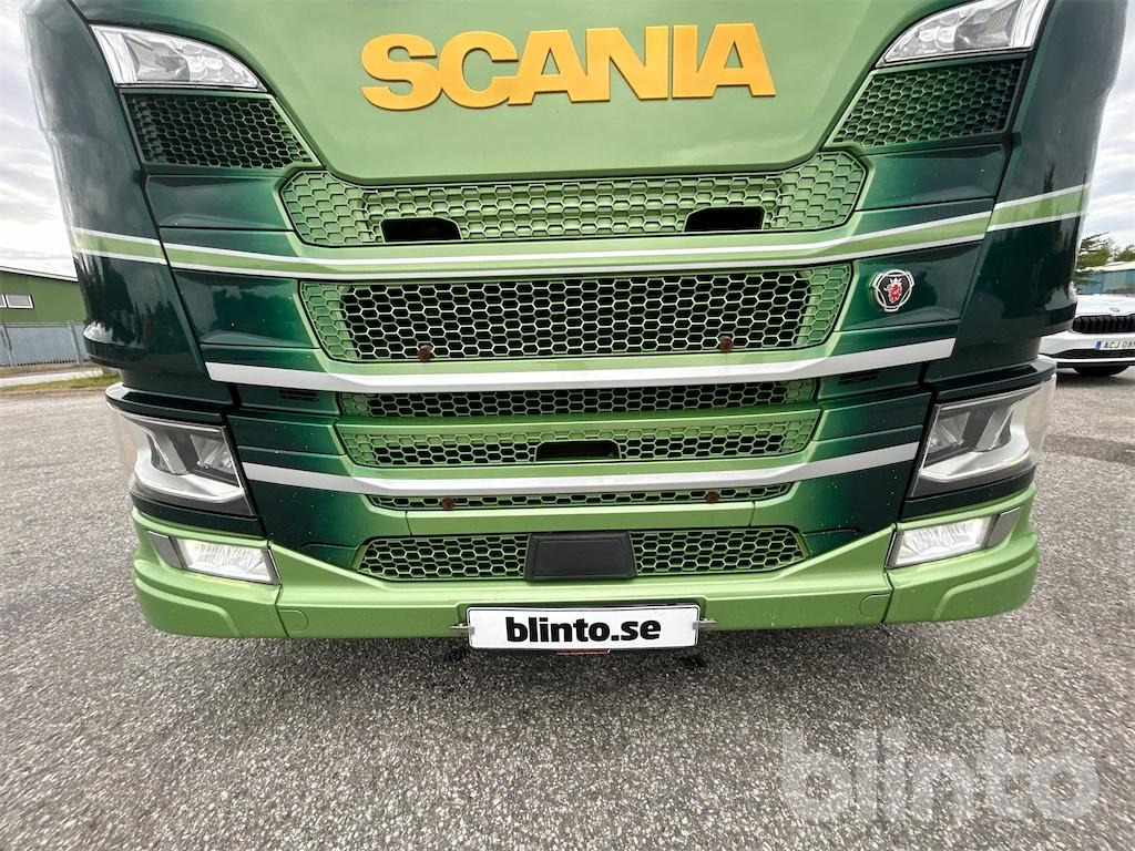 Hook lift truck SCANIA