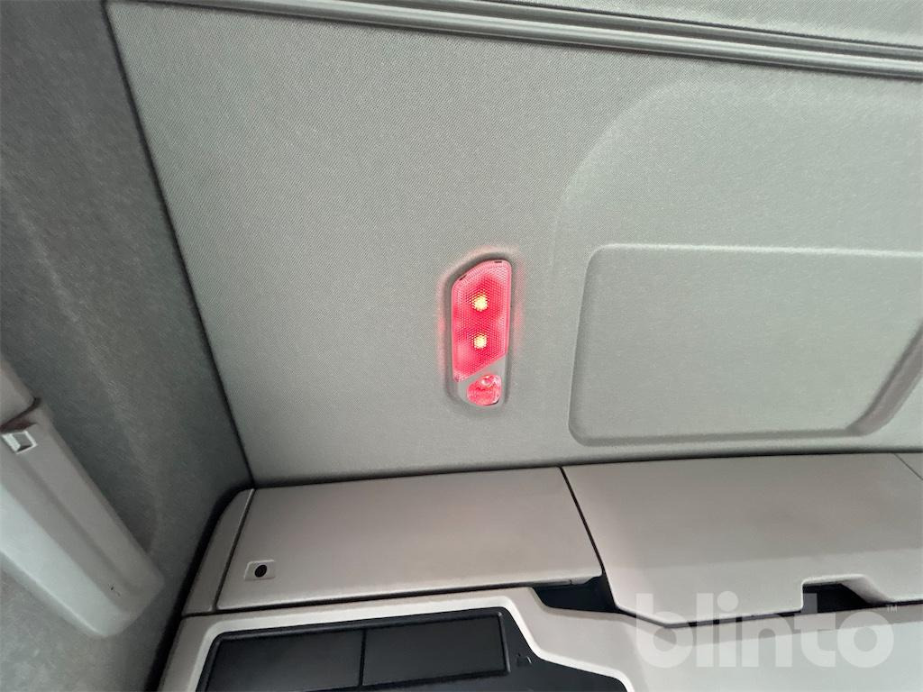 Hook lift truck SCANIA