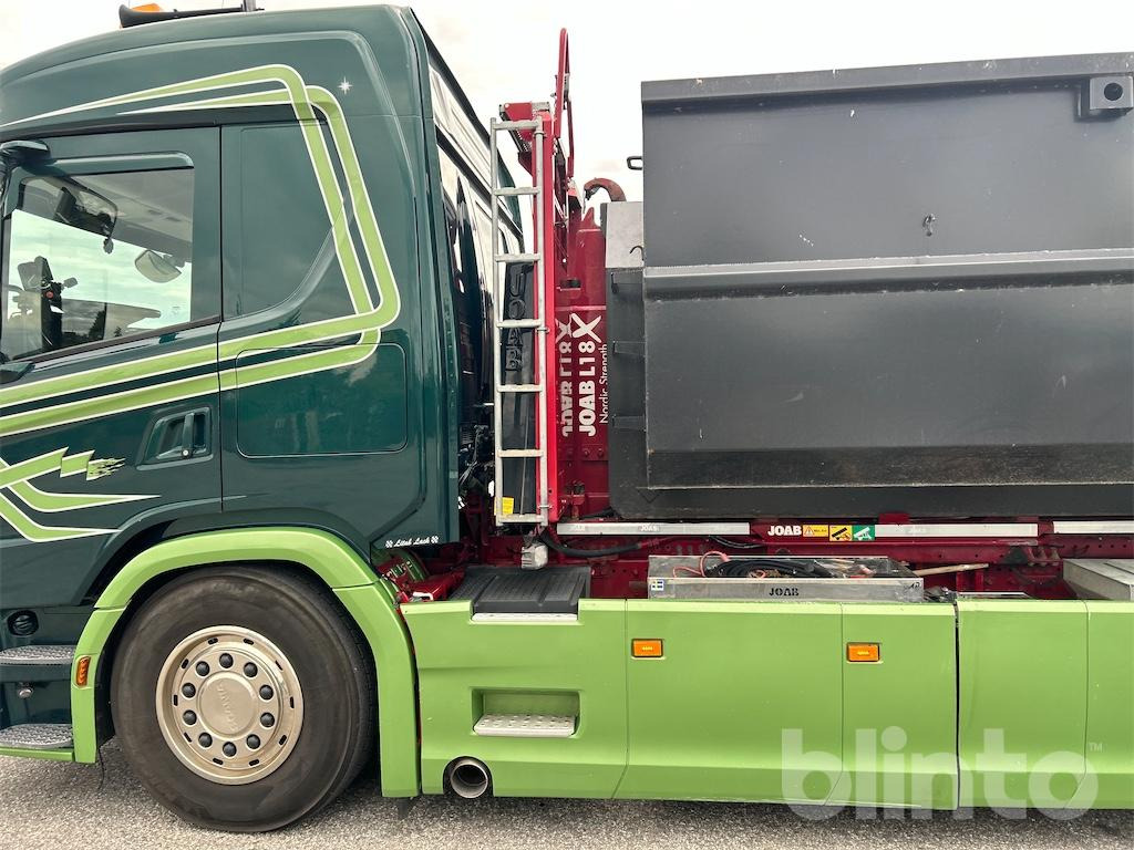 Hook lift truck SCANIA