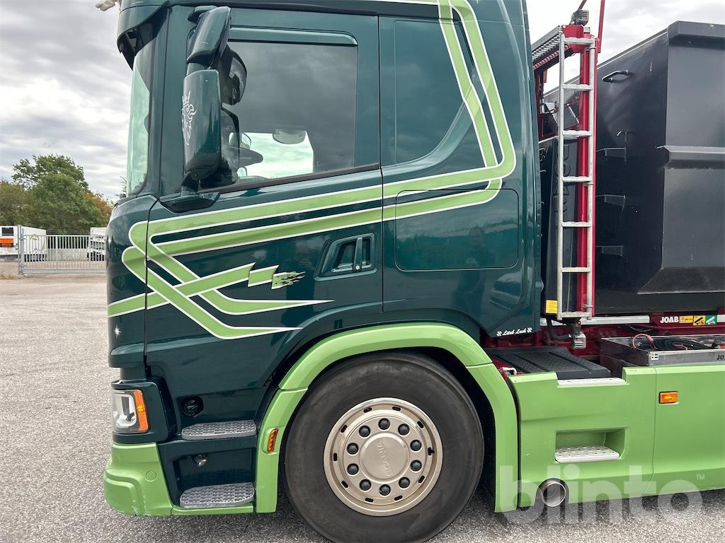 Hook lift truck SCANIA