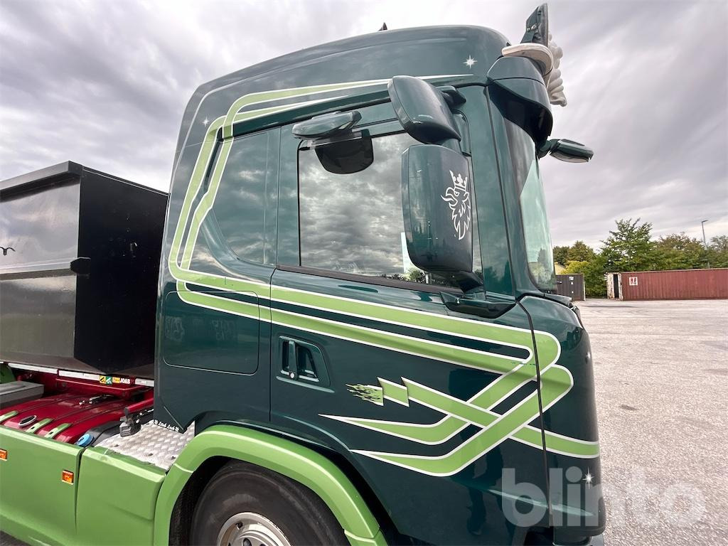 Hook lift truck SCANIA