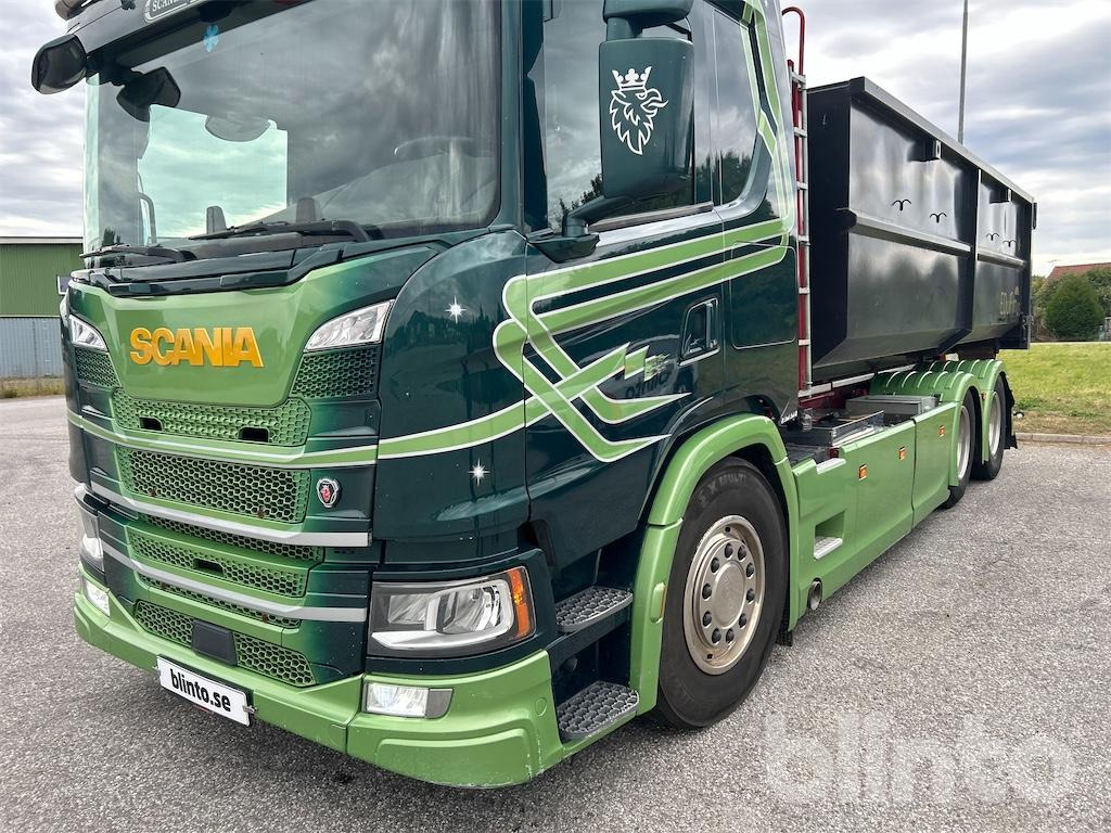 Hook lift truck SCANIA