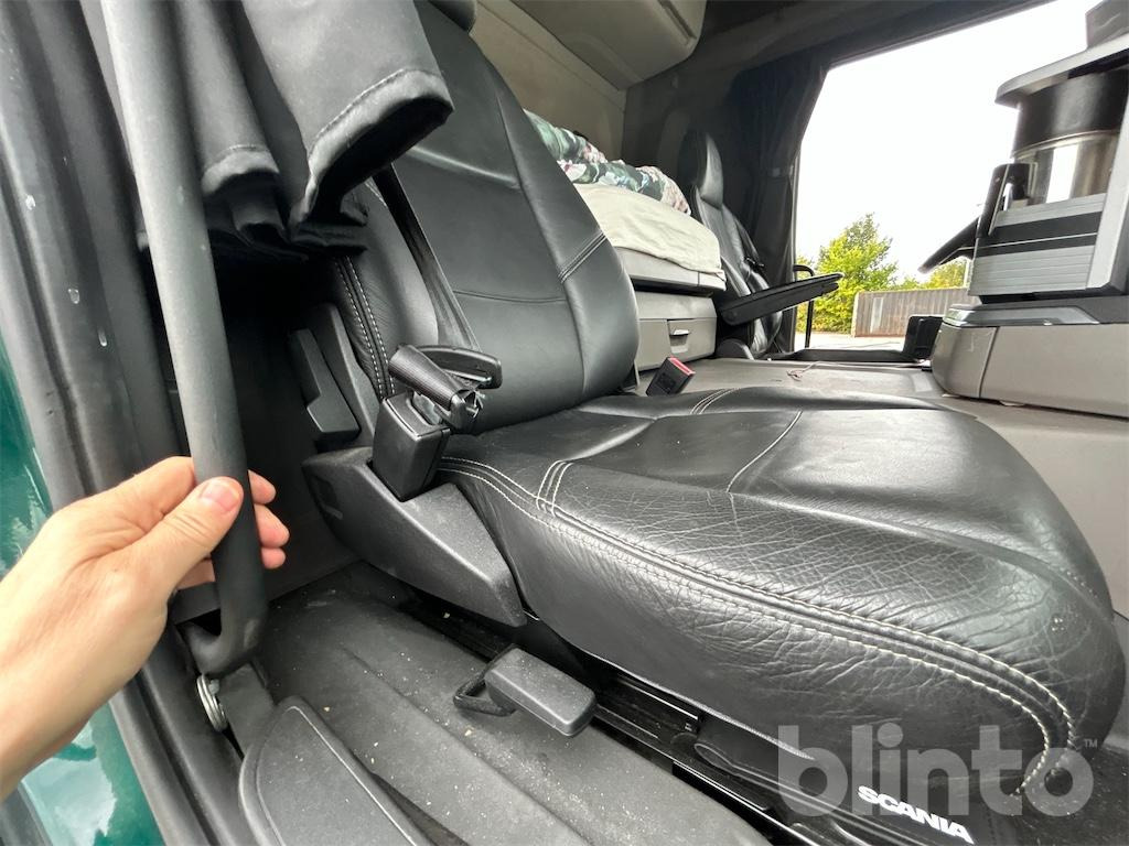 Hook lift truck SCANIA