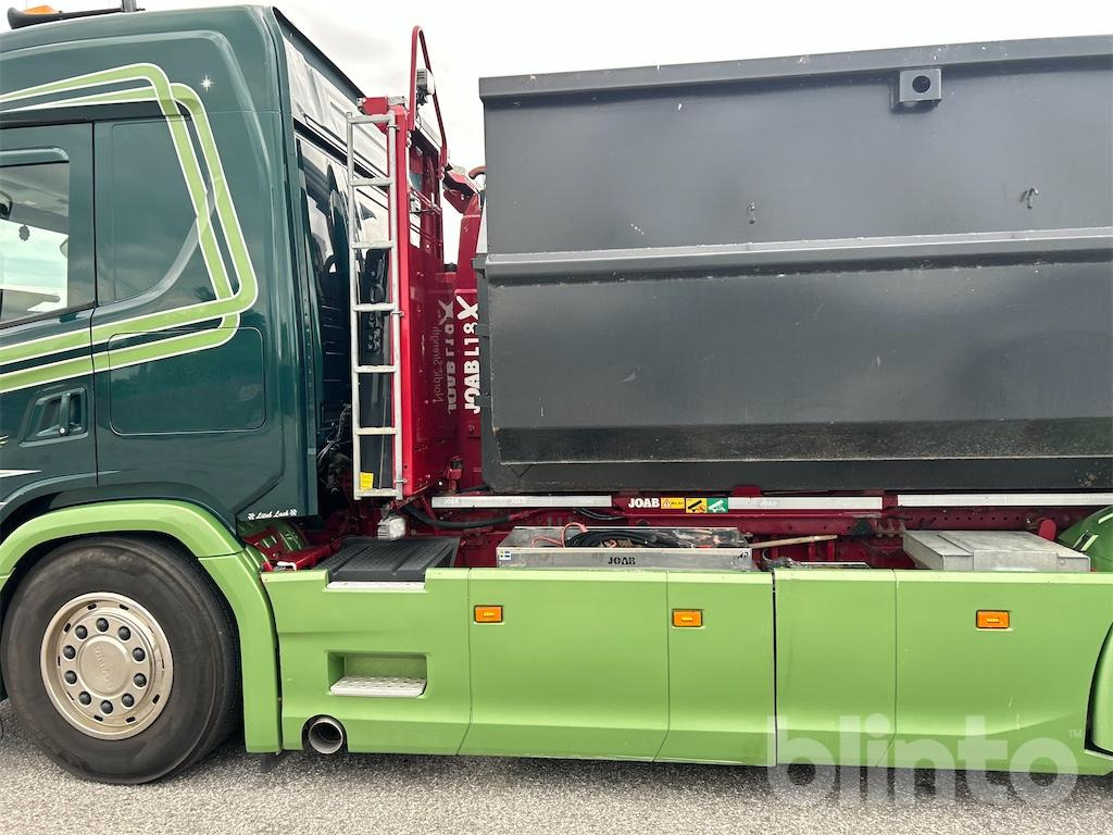 Hook lift truck SCANIA