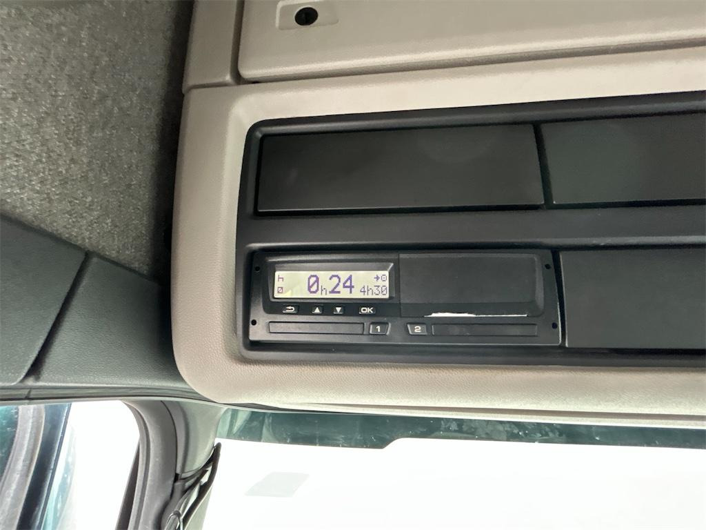 Hook lift truck SCANIA