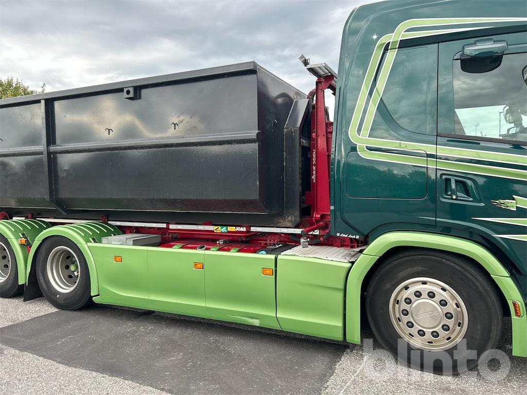 Hook lift truck SCANIA