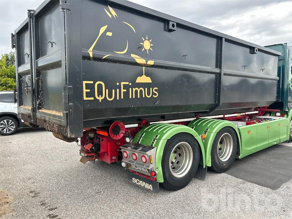 Hook lift truck SCANIA