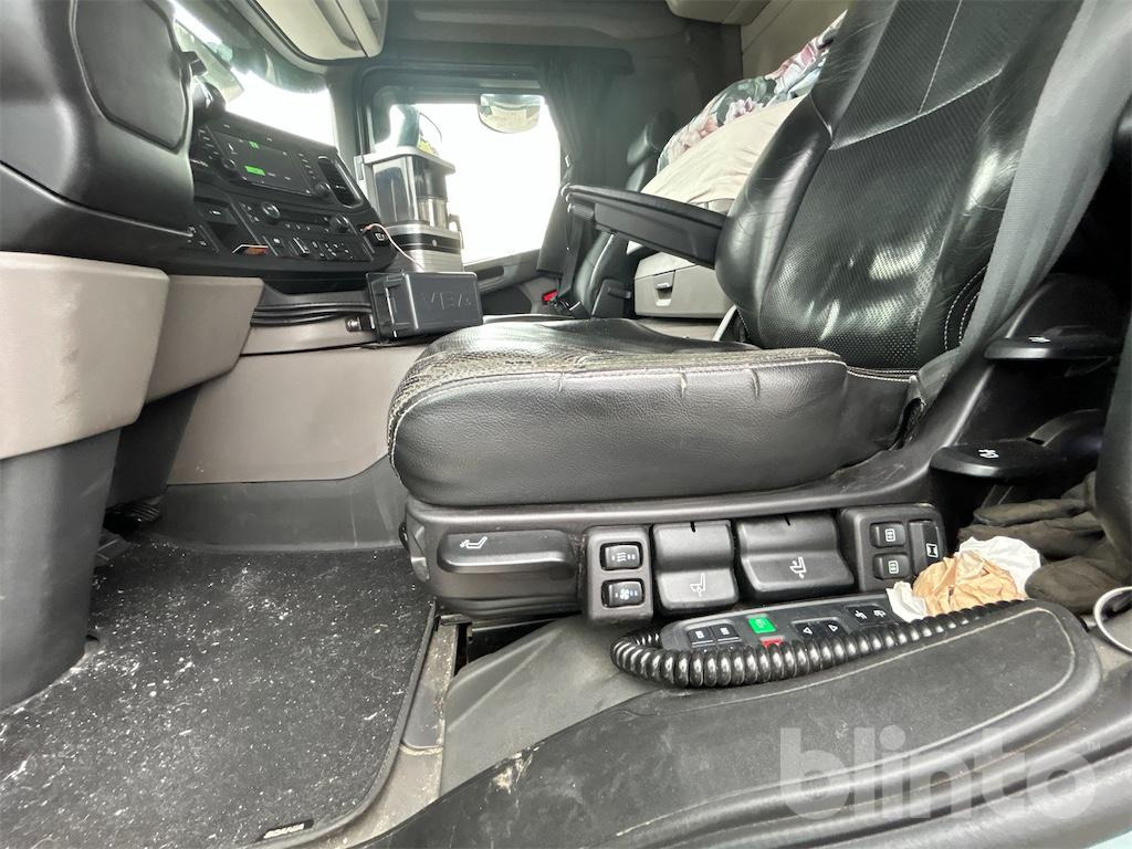 Hook lift truck SCANIA