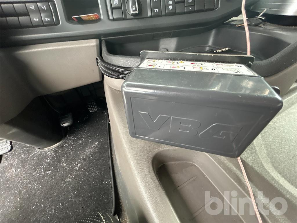 Hook lift truck SCANIA