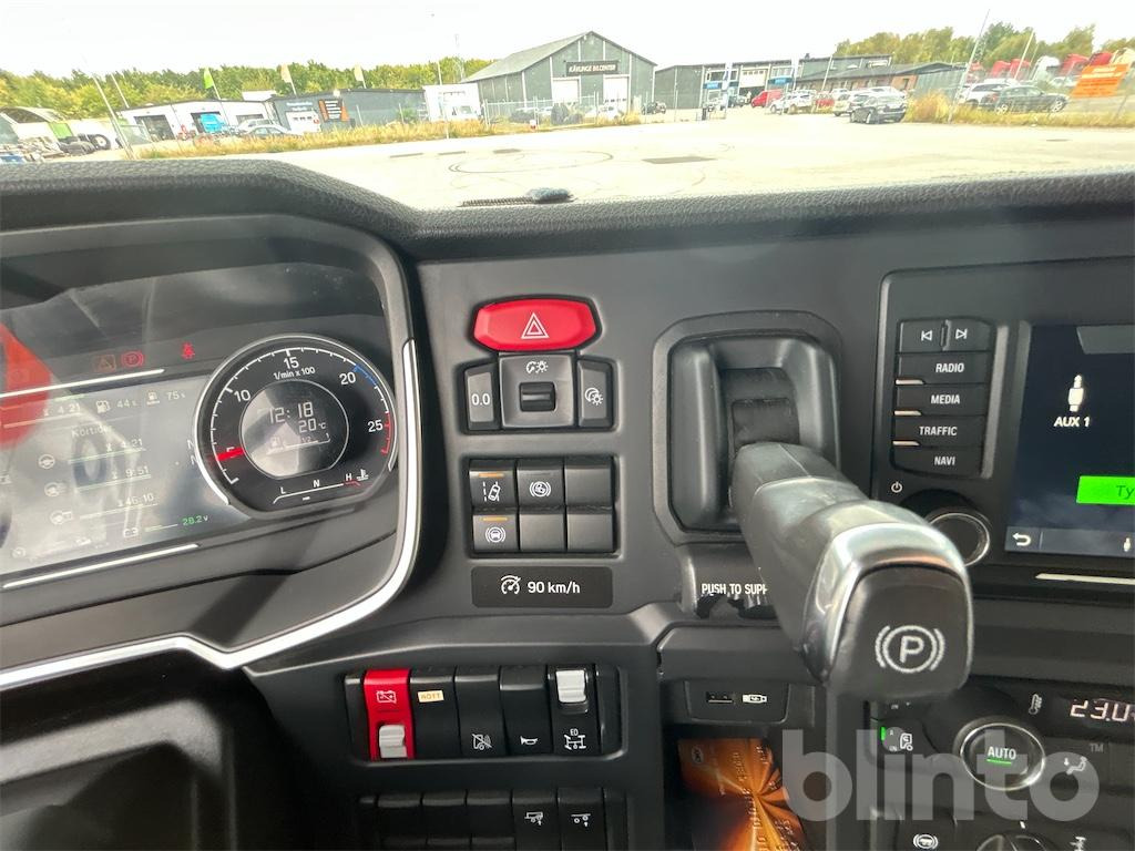 Hook lift truck SCANIA