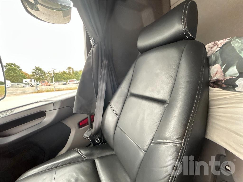 Hook lift truck SCANIA