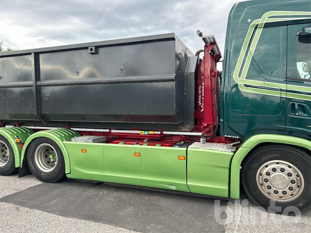 Hook lift truck SCANIA