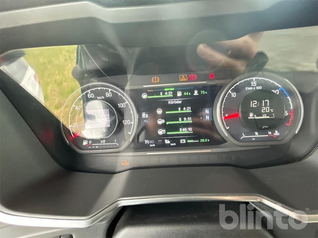 Hook lift truck SCANIA