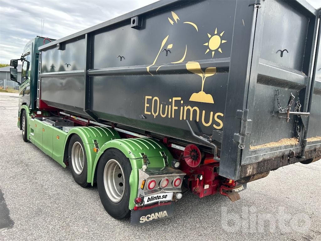 Hook lift truck SCANIA