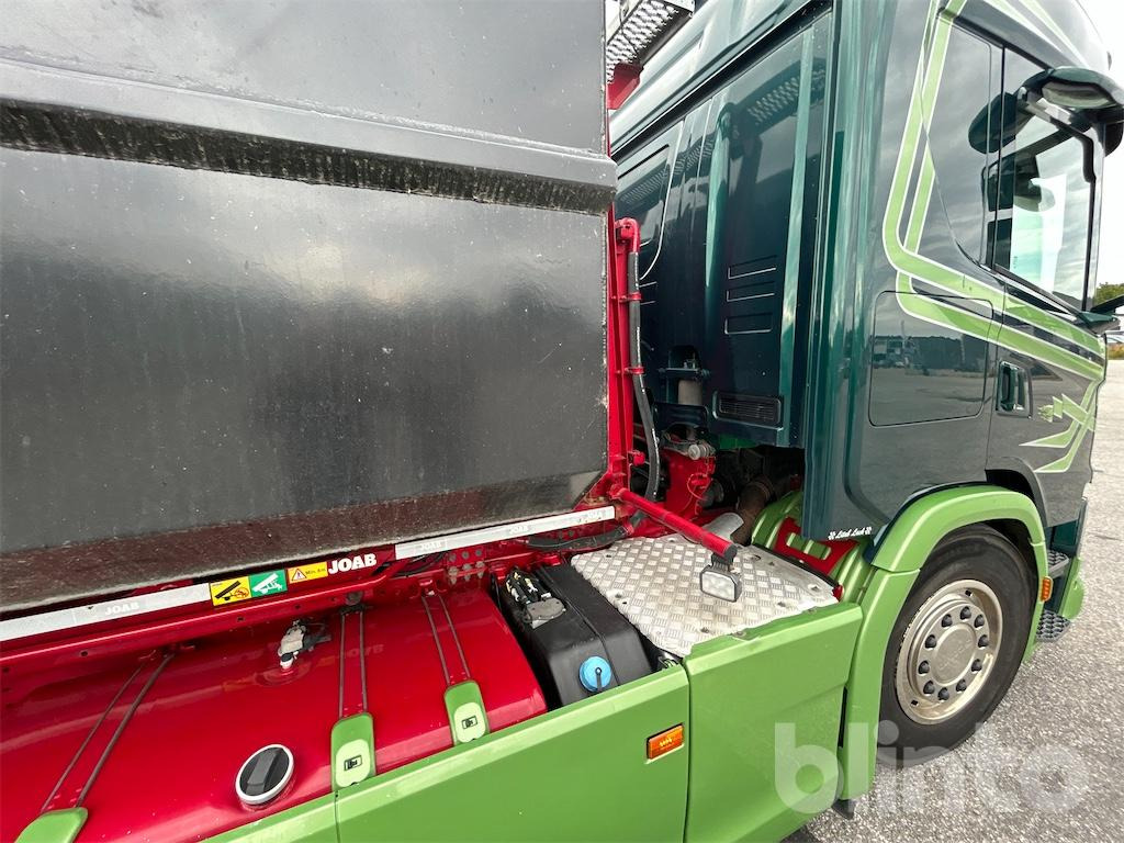 Hook lift truck SCANIA