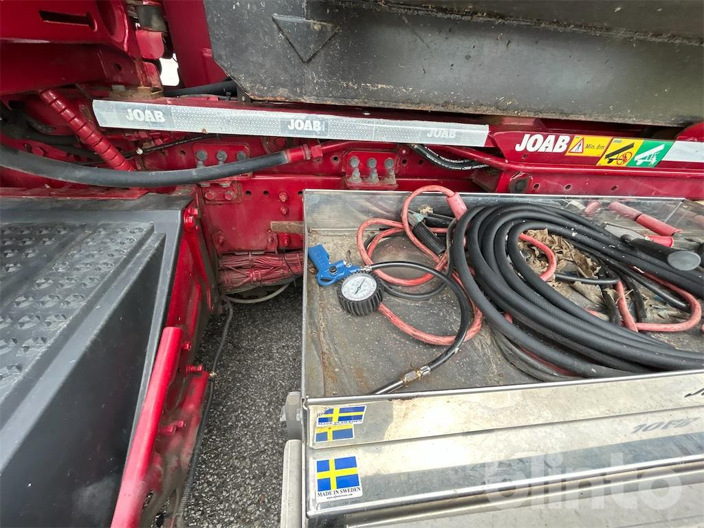 Hook lift truck SCANIA