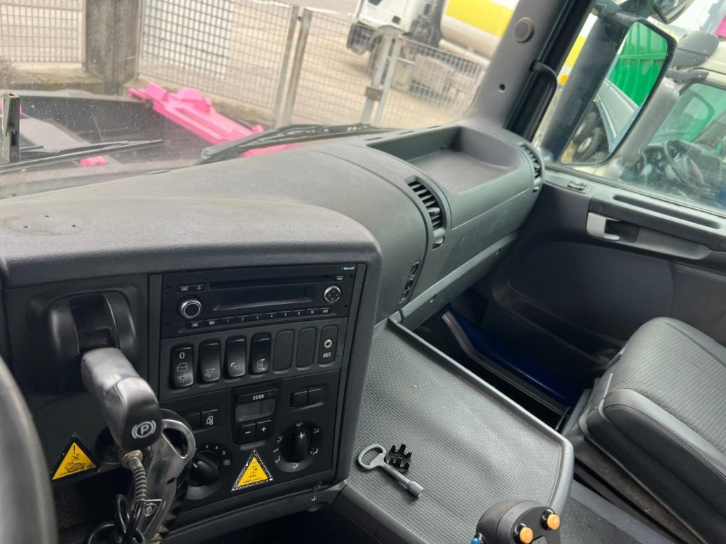 Hook lift truck SCANIA G450 SCARRABILE