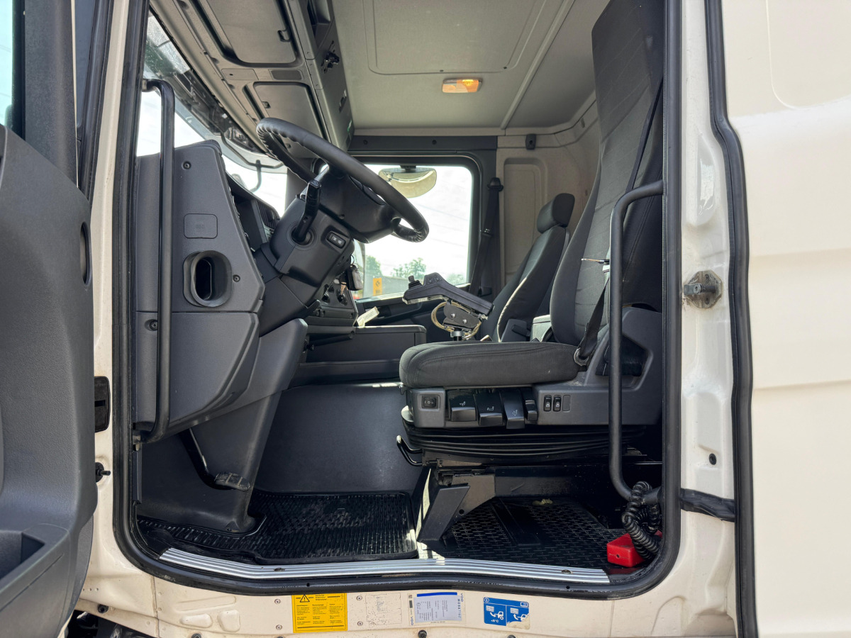 Hook lift truck SCANIA G490 10x4 Hiab 26T