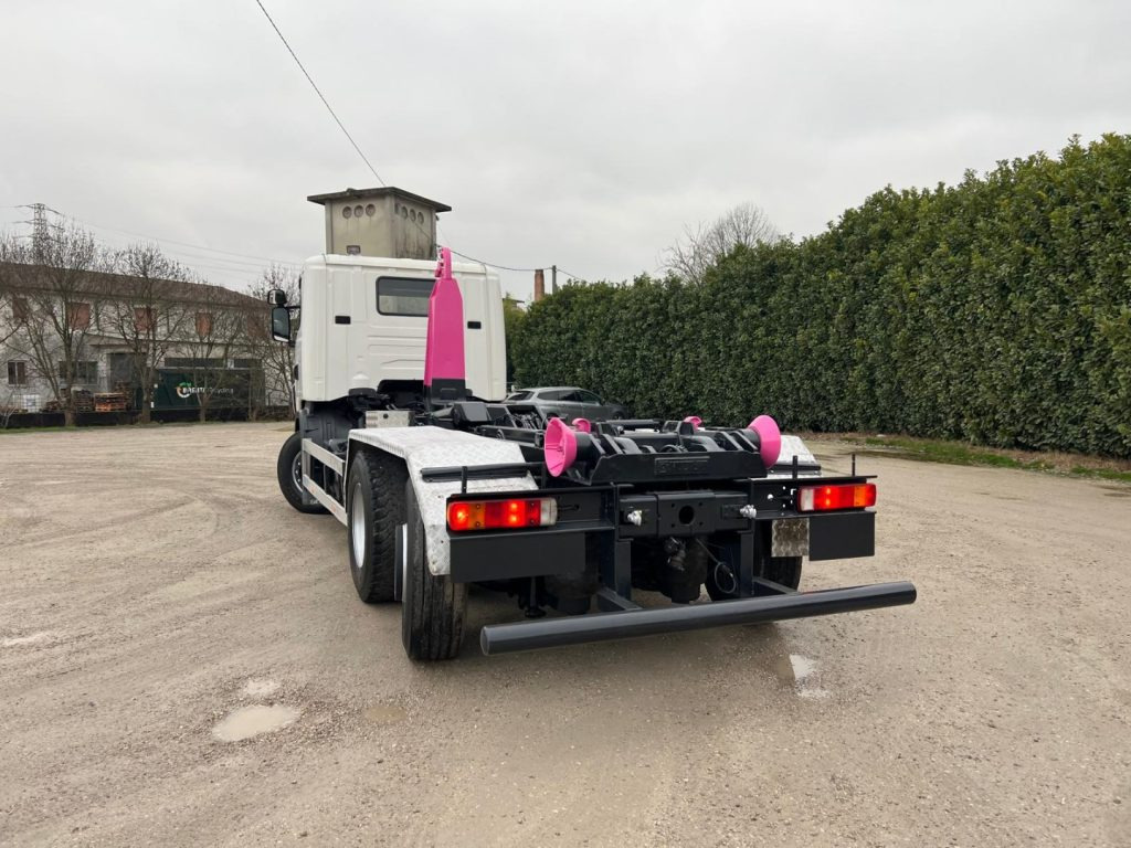Hook lift truck SCANIA R380 SCARRABILE