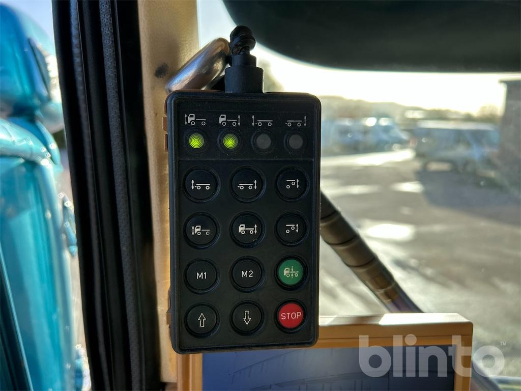 Hook lift truck SCANIA R560LB 8X4 med HIAB 24T krok